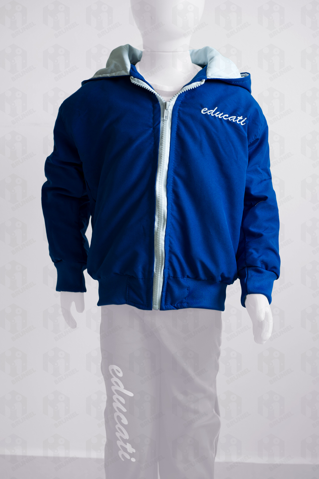 educatiBlusaoElancaFechado Frente.jpg