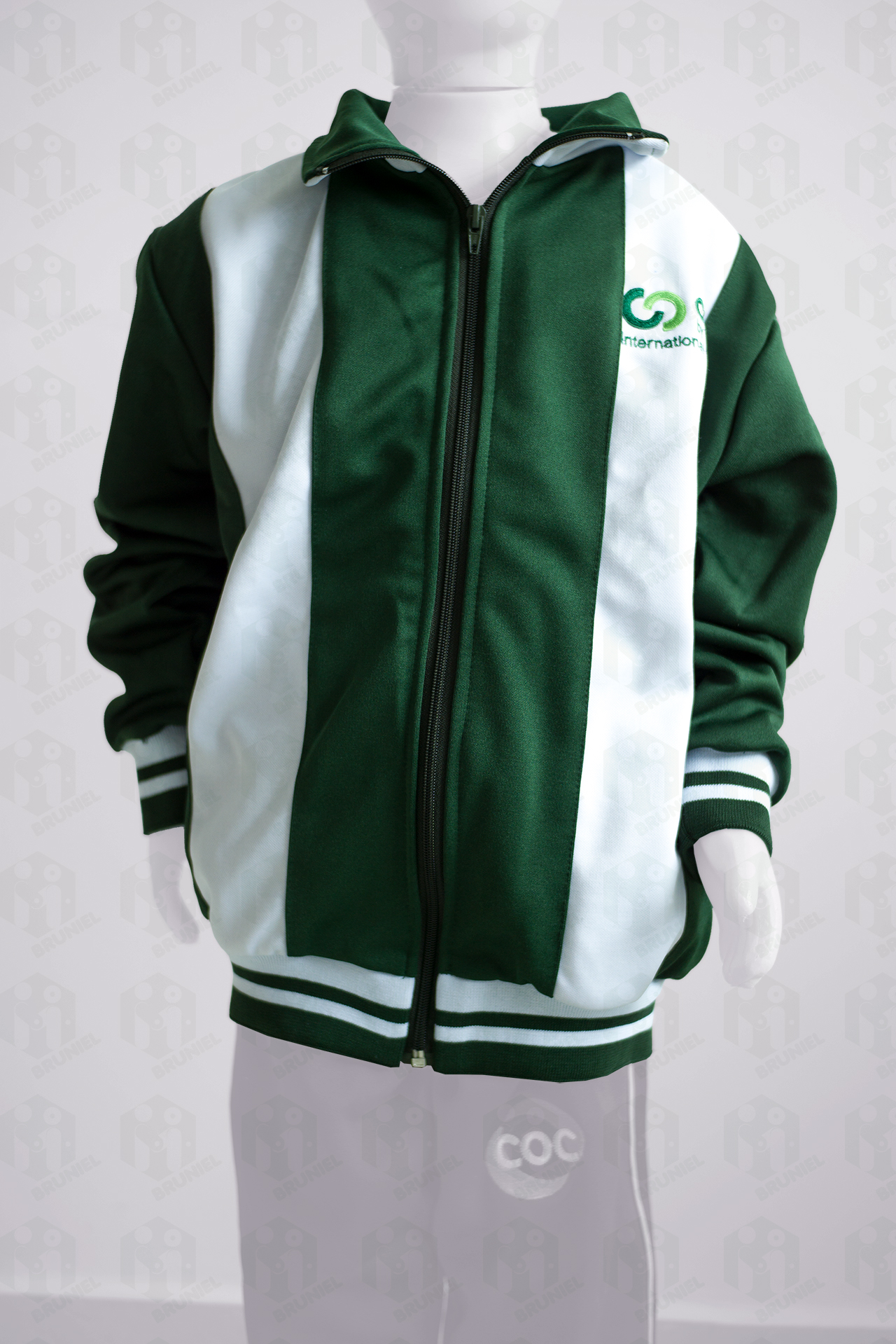 cocJaquetaCollegeFechada Frente.jpg