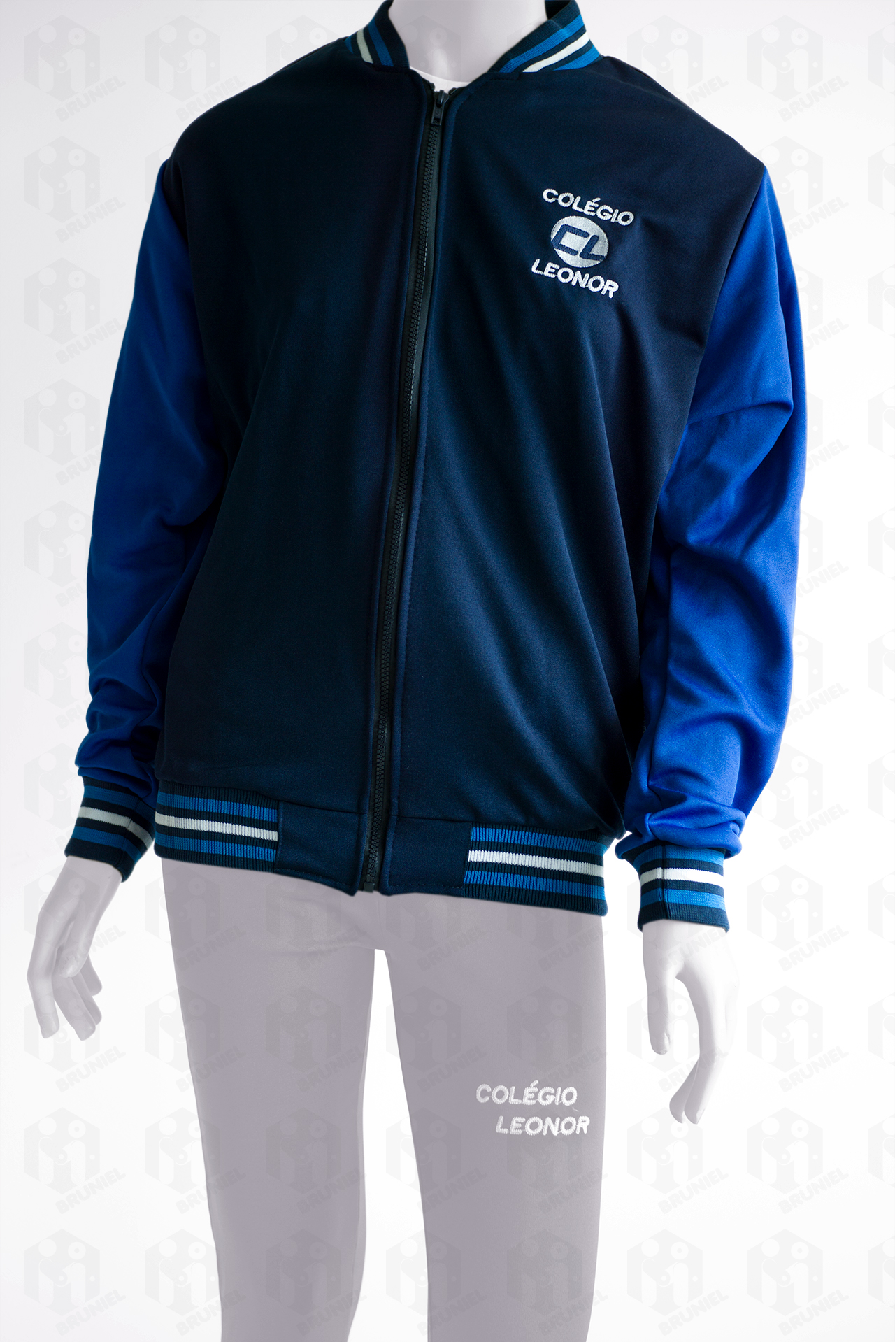 leonorJaquetaCollegeFechada Frente.jpg