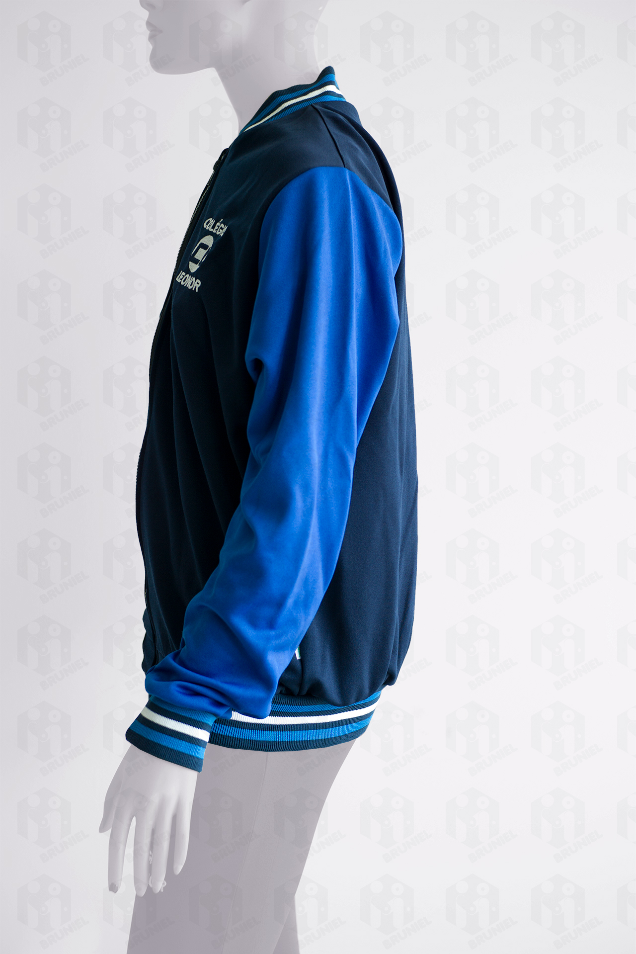 leonorJaquetaCollegeFechada Lateral.jpg